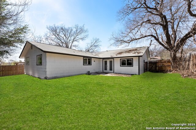 Listing photo id 22 for 1210 Rio Linda St