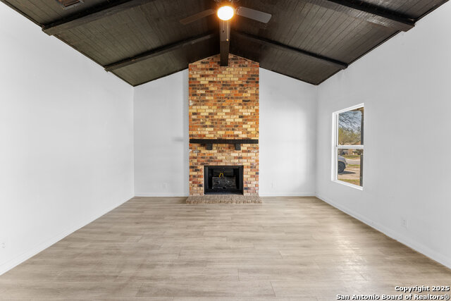 Listing photo id 3 for 1210 Rio Linda St