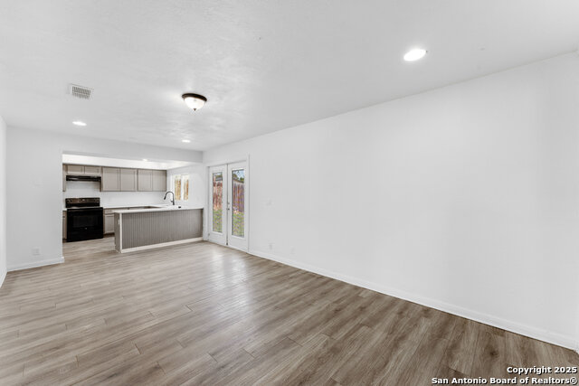Listing photo id 6 for 1210 Rio Linda St