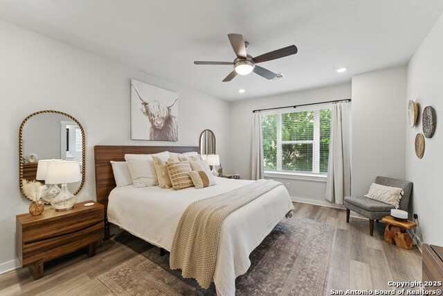 Image 10 of 20 For 5843 Whitby Rd.  26