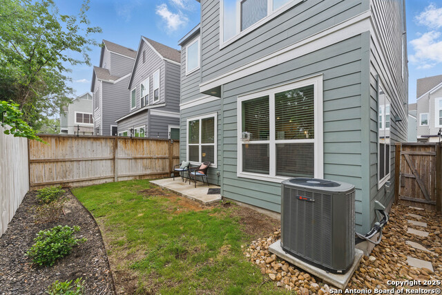 Image 17 of 20 For 5843 Whitby Rd.  26
