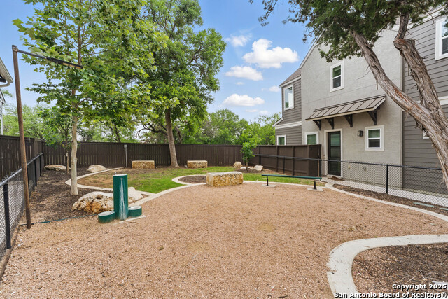 Image 18 of 20 For 5843 Whitby Rd.  26