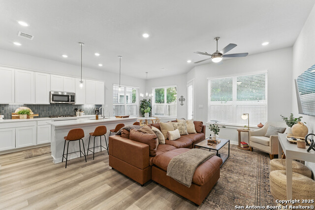 Image 4 of 20 For 5843 Whitby Rd.  26