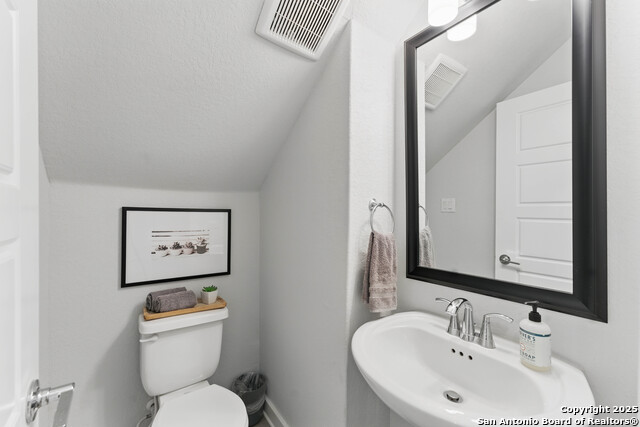 Image 9 of 20 For 5843 Whitby Rd.  26