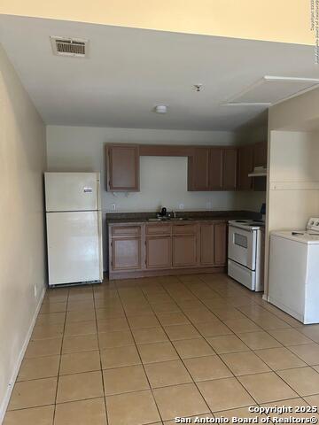 Image 3 of 8 For 7637 Windsor Oaks
