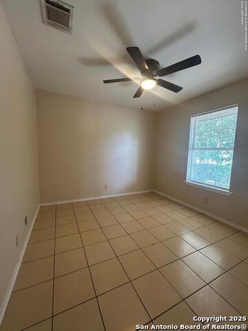 Image 11 of 13 For 7639 Windsor Oaks