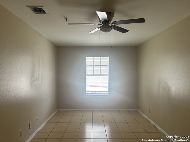 Image 12 of 13 For 7639 Windsor Oaks