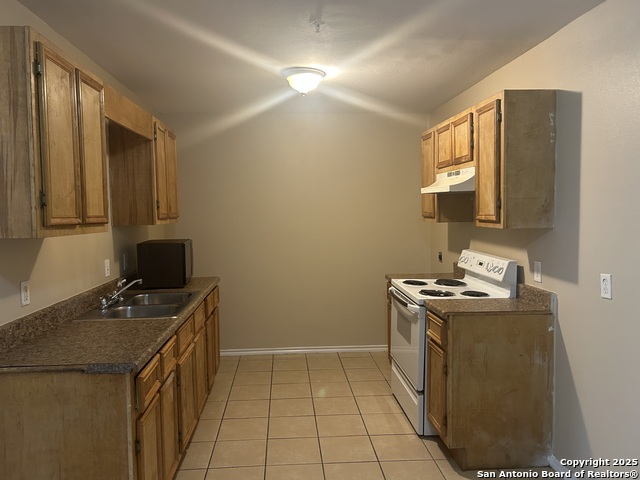 Image 5 of 13 For 7639 Windsor Oaks