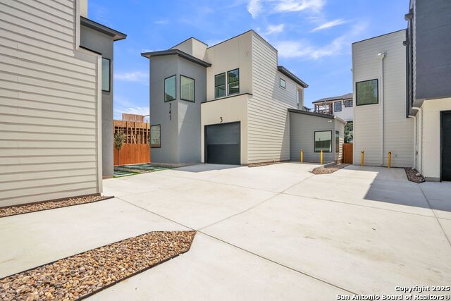 Image 5 of 33 For 741 Cuney Way  3