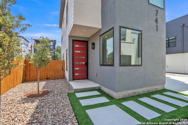 Image 7 of 33 For 741 Cuney Way  3