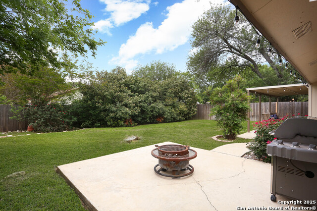 Listing photo id 14 for 2834 Burning Log