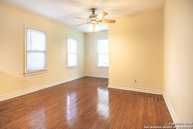 Listing photo id 9 for 1723 Kings W