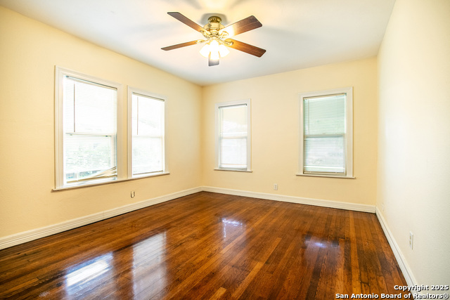 Listing photo id 10 for 1723 Kings W