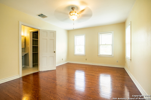 Listing photo id 13 for 1723 Kings W