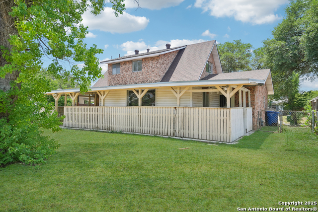Listing photo id 27 for 4043 Tropical Dr