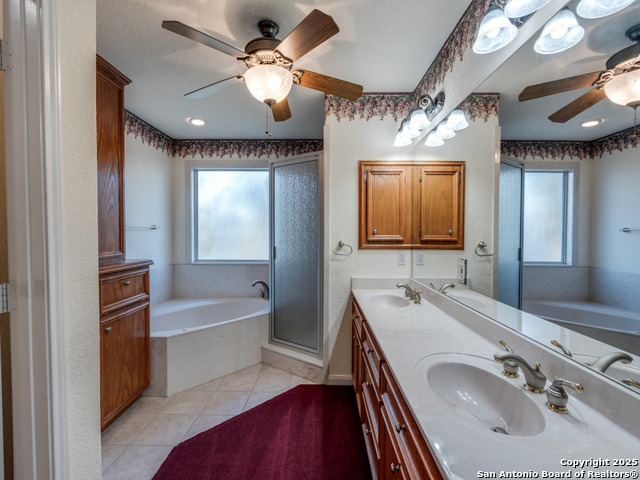 Listing photo id 22 for 1000 Bamc