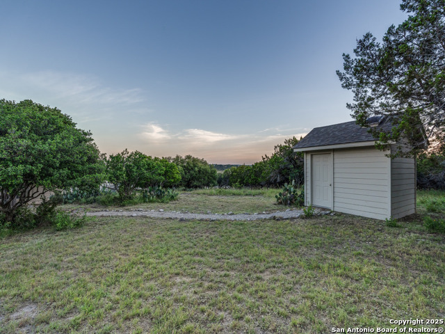 Listing photo id 37 for 1000 Bamc
