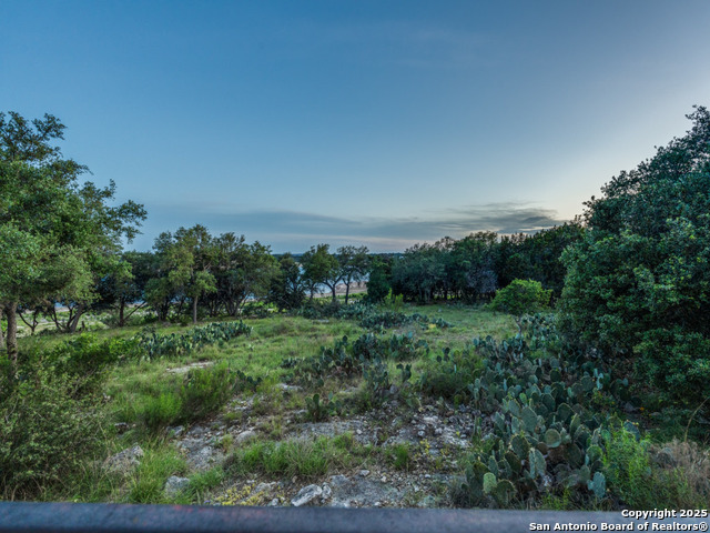 Listing photo id 38 for 1000 Bamc