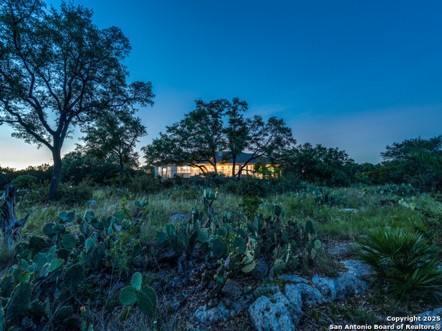 Listing photo id 44 for 1000 Bamc