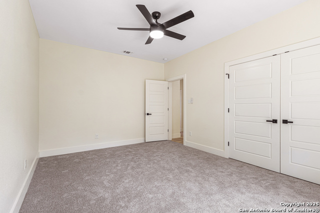 Image 23 of 27 For 705 Woodlawn Ave E