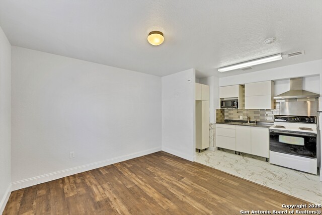 Image 19 of 31 For 11219 Five Iron