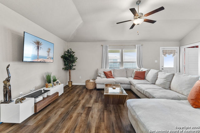 Image 21 of 31 For 10703 Francisco Way