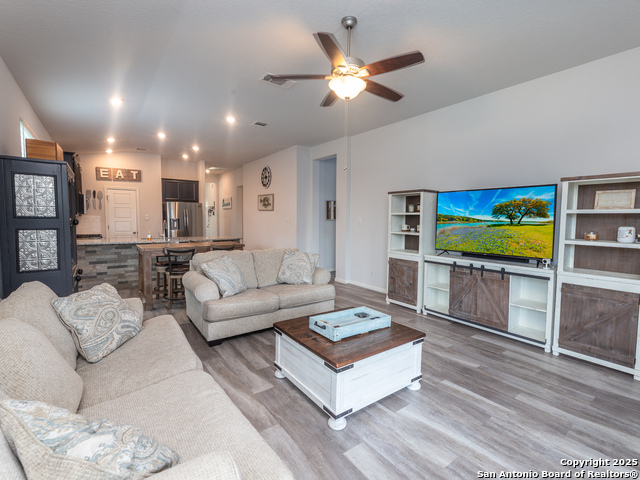 Image 10 of 25 For 4926 Drifter Oaks