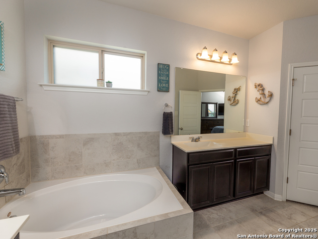 Image 14 of 25 For 4926 Drifter Oaks