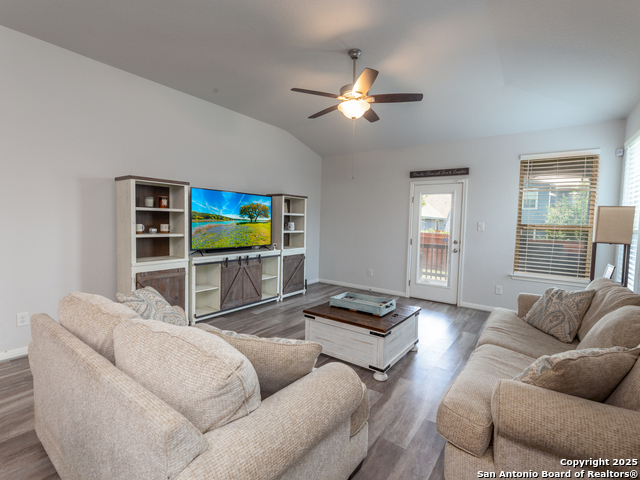 Image 8 of 25 For 4926 Drifter Oaks