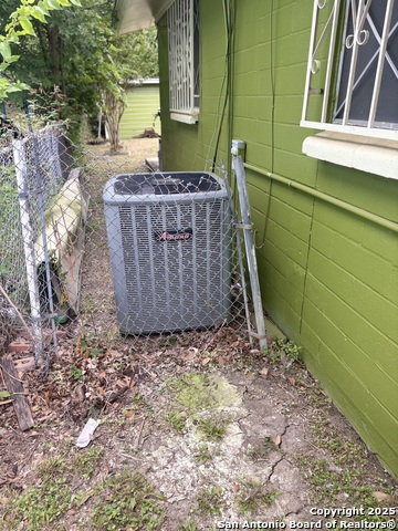 Listing photo id 10 for 1238 Kendalia
