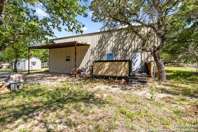 Listing photo id 43 for 819 Evening Shade
