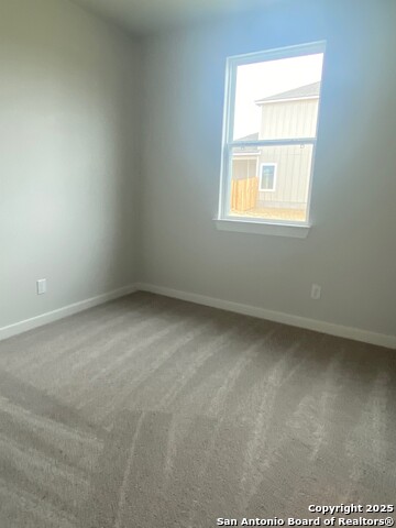Listing photo id 8 for 749 Whitman Street