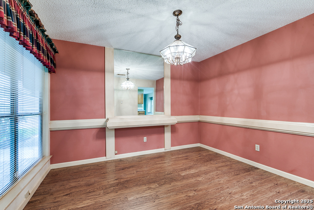 Listing photo id 9 for 8763 Silent Oaks
