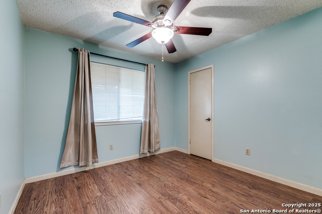 Listing photo id 16 for 8763 Silent Oaks