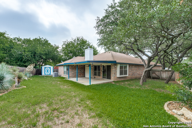 Listing photo id 21 for 8763 Silent Oaks