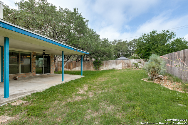 Listing photo id 23 for 8763 Silent Oaks