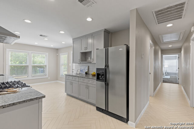 Image 12 of 30 For 2523 Kings Hwy W