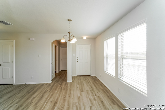 Listing photo id 10 for 10431 Green Branch