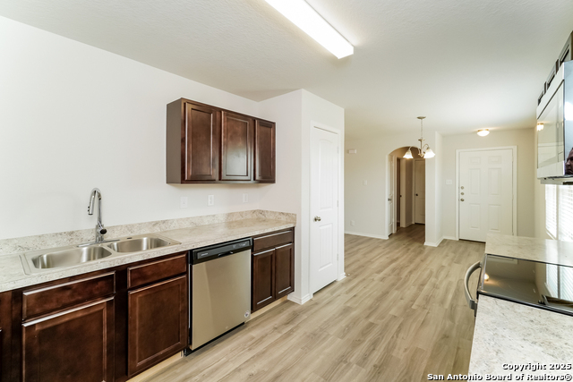 Listing photo id 12 for 10431 Green Branch