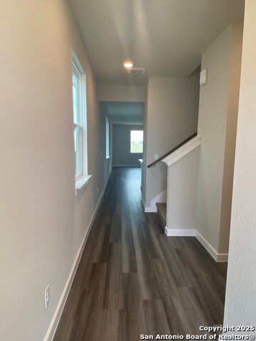 Listing photo id 0 for 2931 Angelou Street