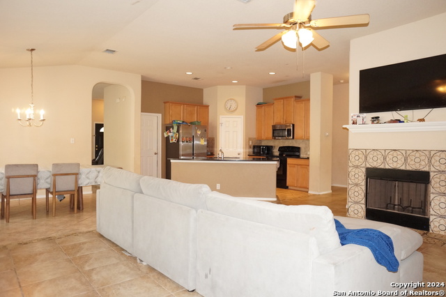 Listing photo id 8 for 7311 Scordato