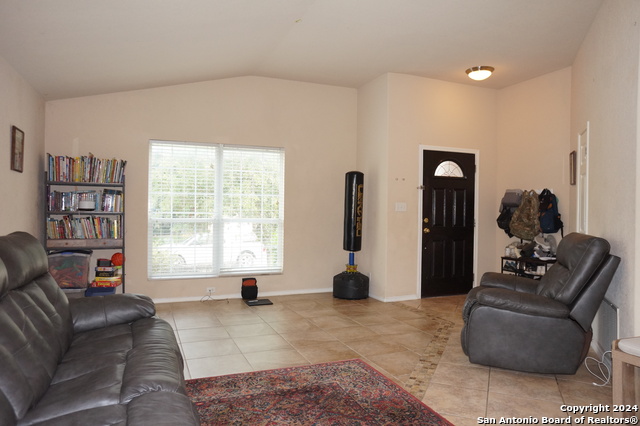 Listing photo id 2 for 7311 Scordato
