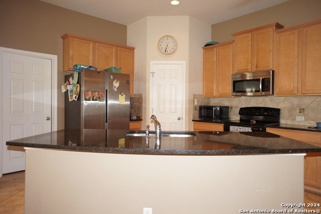 Listing photo id 5 for 7311 Scordato