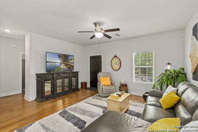 Image 9 of 24 For 419 Channing Ave