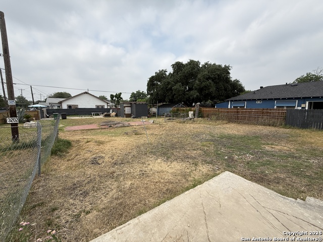 Image 9 of 11 For 3202 Travis  