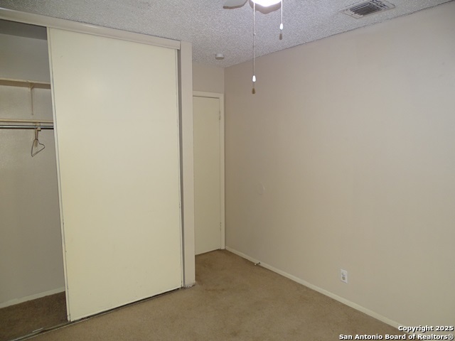 Listing photo id 11 for 5931 Sunrise Village