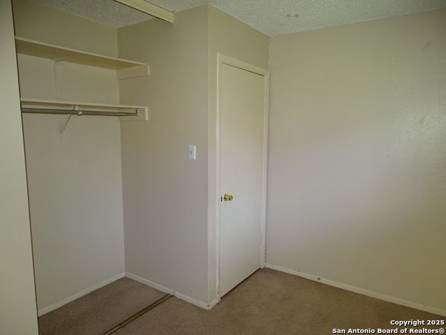 Listing photo id 17 for 5931 Sunrise Village