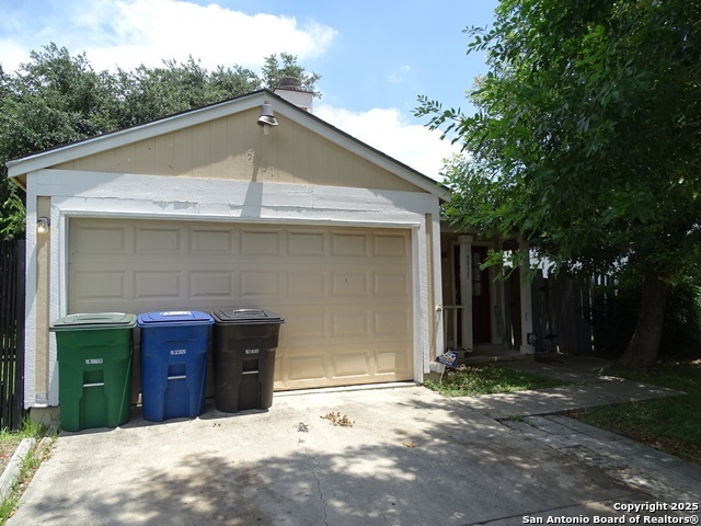 Listing photo id 0 for 5931 Sunrise Village