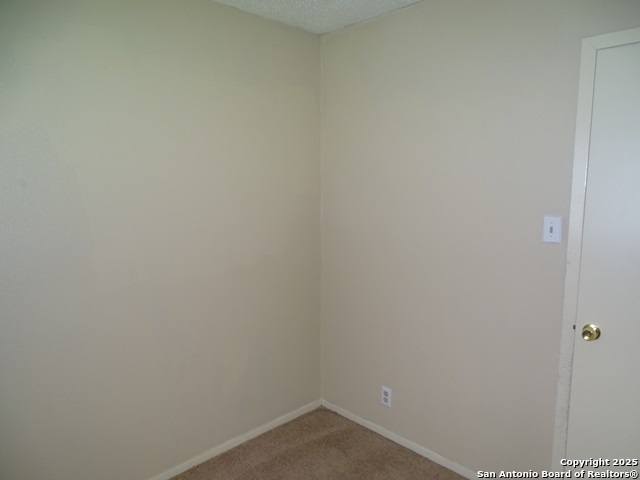 Listing photo id 20 for 5931 Sunrise Village