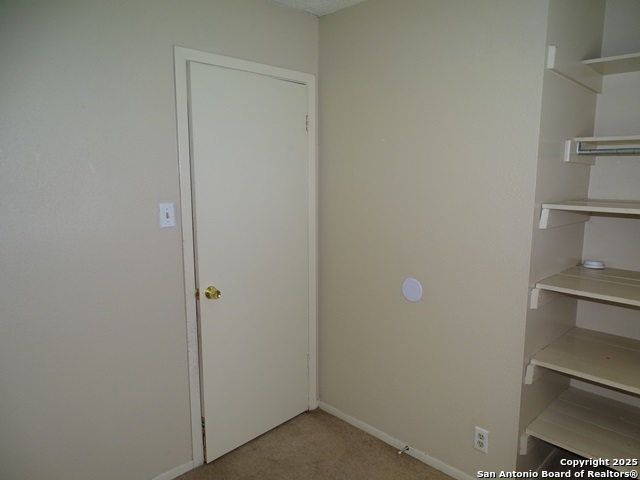 Listing photo id 21 for 5931 Sunrise Village